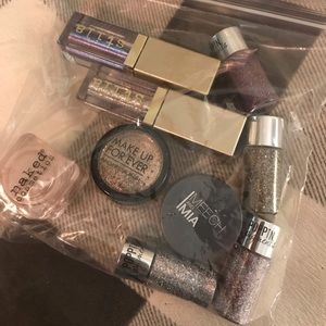 Stila liquid glitter eyeshadow Hard Candy glitter